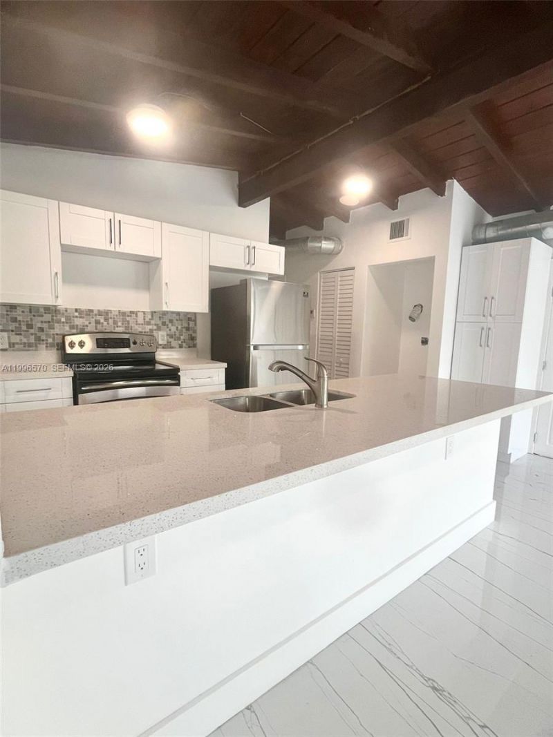 1776 NE 178 Street, Miami, FL 33162 Photo