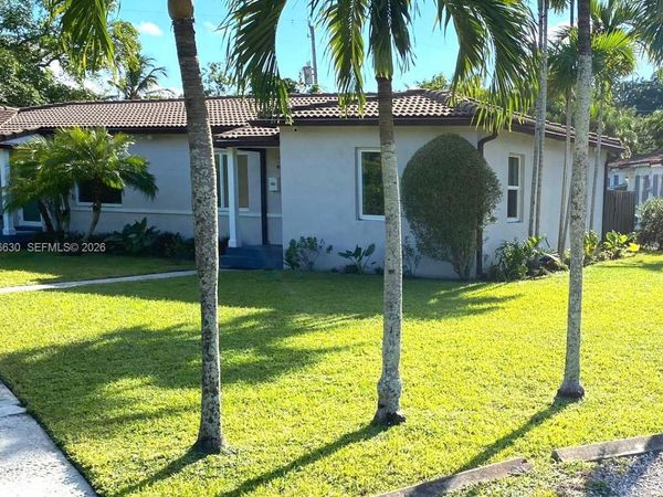 922 NE 108th St, Biscayne Park, FL 33161