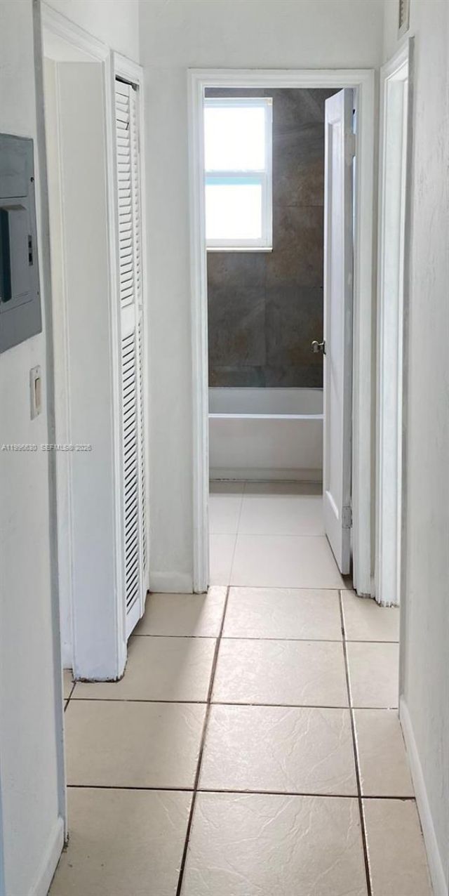 922 NE 108th St, Biscayne Park, FL 33161 Photo