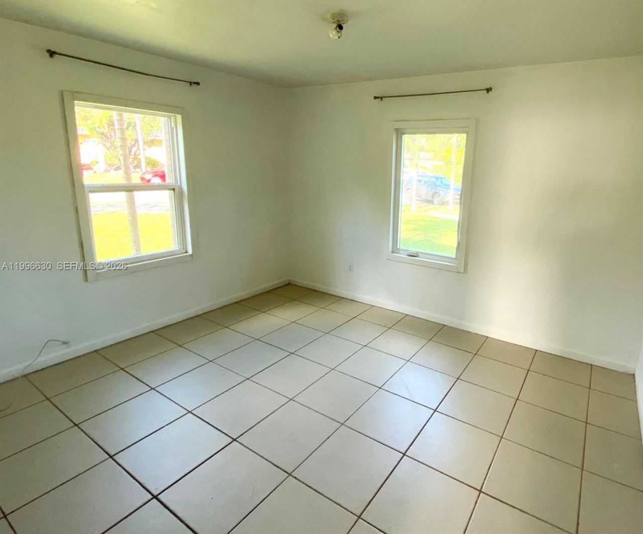 922 NE 108th St, Biscayne Park, FL 33161 Photo