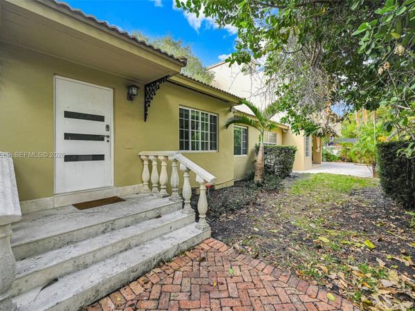 3040 Lucaya St, Miami, FL 33133