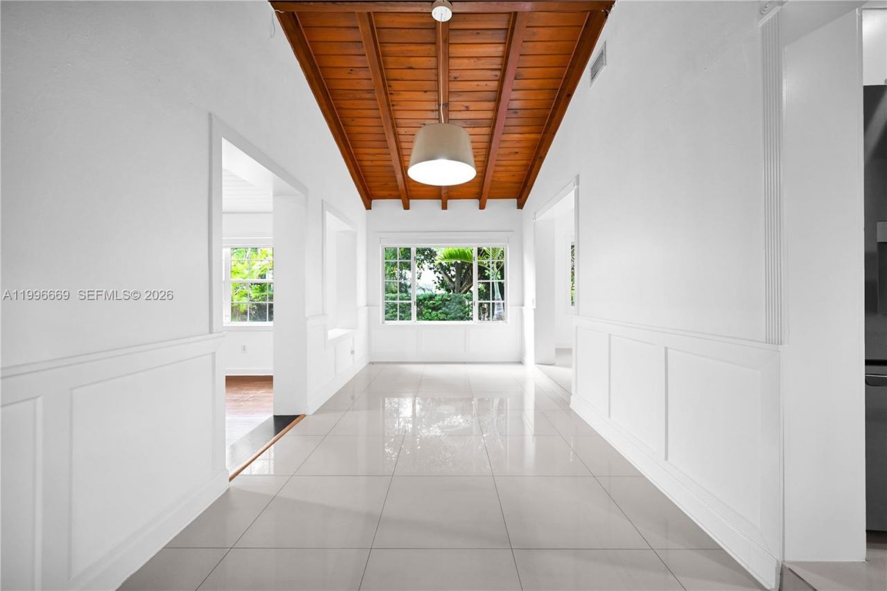 3040 Lucaya St, Miami, FL 33133 Photo