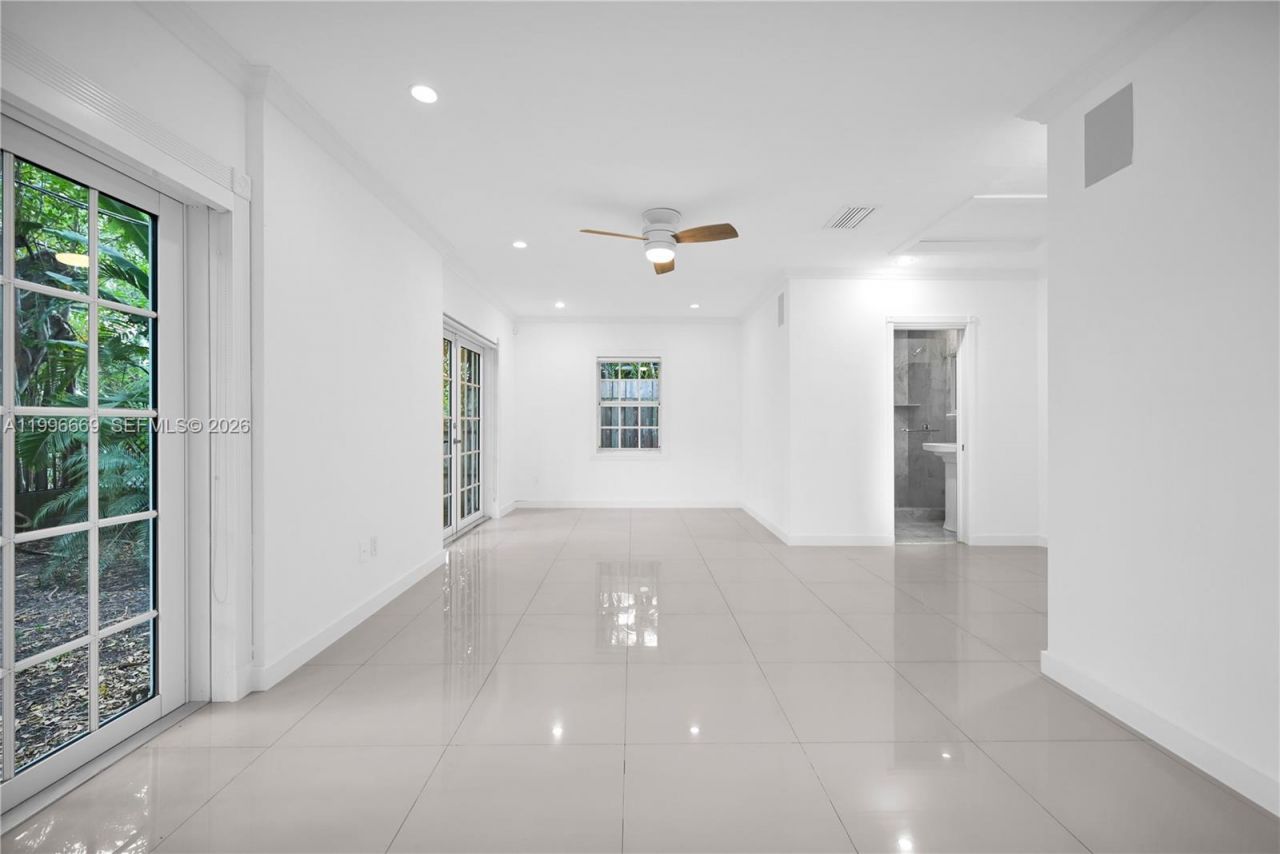 3040 Lucaya St, Miami, FL 33133 Photo
