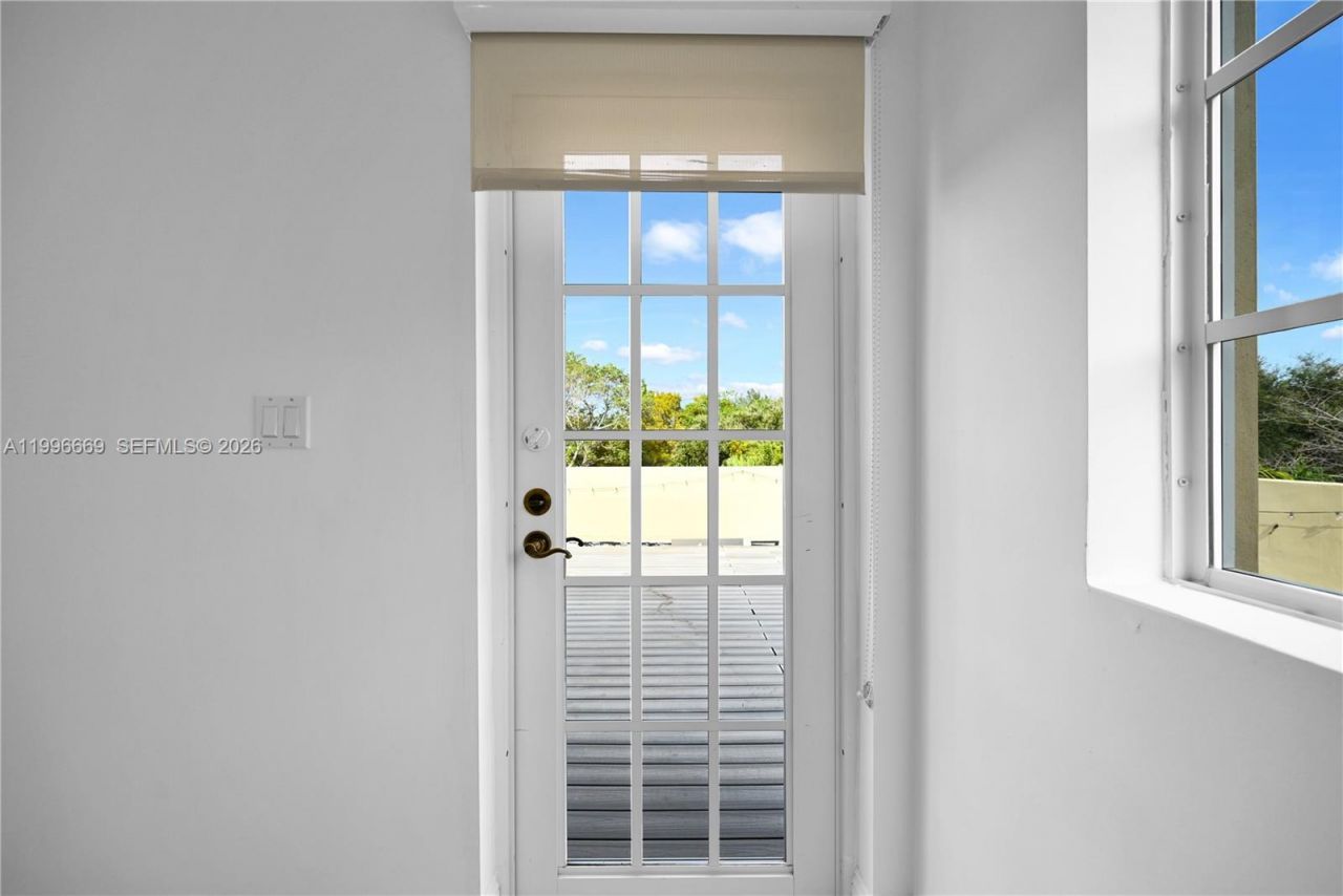 3040 Lucaya St, Miami, FL 33133 Photo