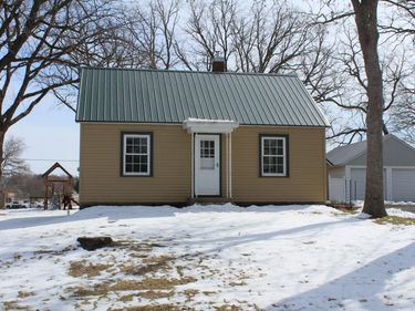 406 1st Street S, Long Prairie, MN 56347