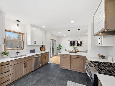 1010 Oak Ridge Road, Hopkins, MN 55305