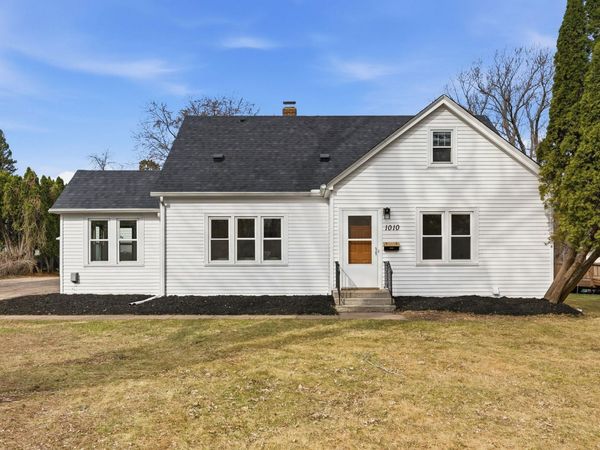 1010 Oak Ridge Road, Hopkins, MN 55305