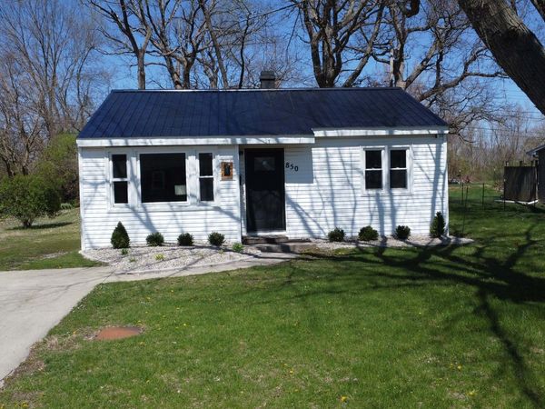 850 E Locust Street , Watseka, IL 60970