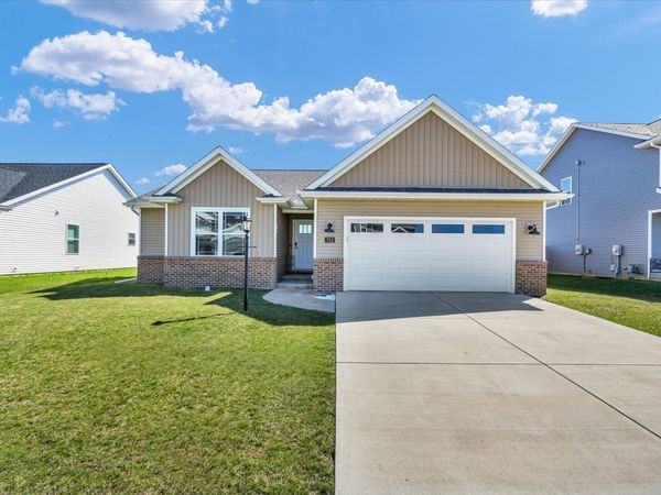712 Cates Drive , Mahomet, IL 61853