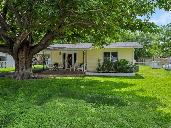 301 Riverside Drive, Kingsland, TX 78639