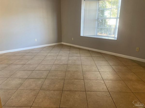 811 Massachusetts Ave, Pensacola, FL 32505