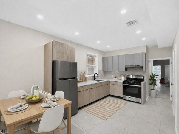 345 Walnut St, Unit 2R, Newark, NJ 07105