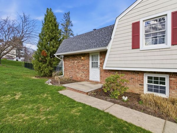 120 Carlough Rd, Upper Saddle River, NJ 07458