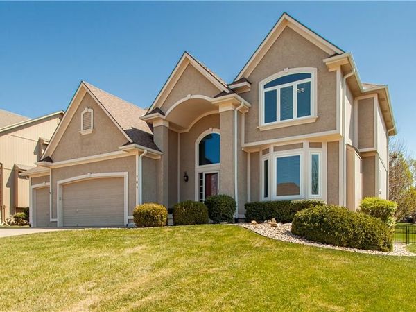 709 NE Twin Brook Drive, Lee's Summit, MO 64086