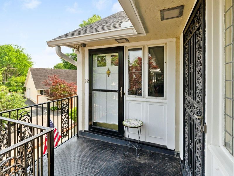 1631 Roxbury Road, Unit D2, Columbus, OH 43212 Photo 2