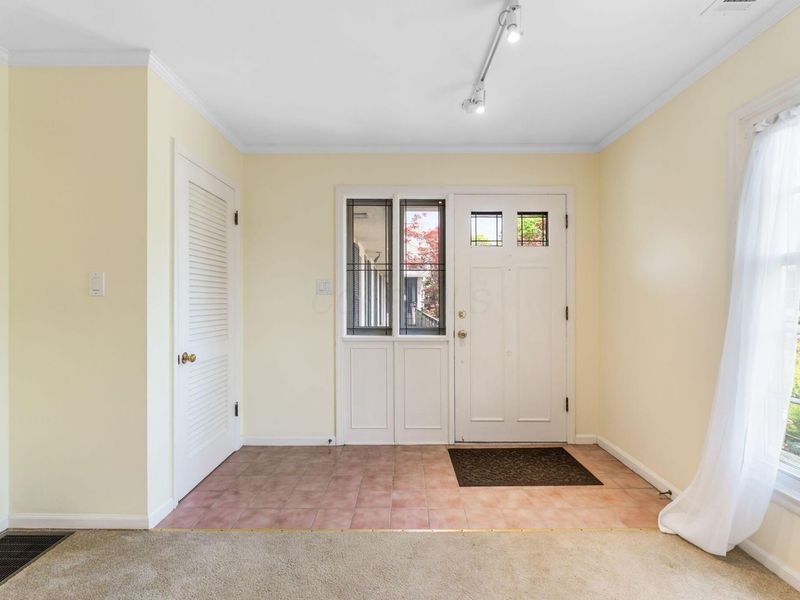 1631 Roxbury Road, Unit D2, Columbus, OH 43212 Photo 3