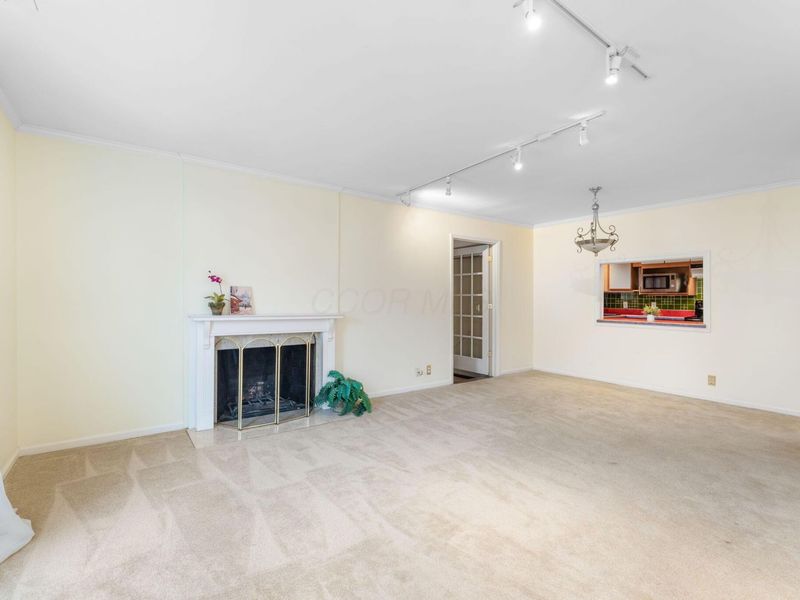 1631 Roxbury Road, Unit D2, Columbus, OH 43212 Photo 5