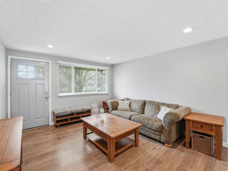 4687 Larkhall Lane, Columbus, OH 43229 Photo 4