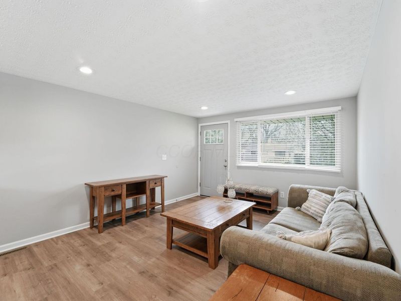 4687 Larkhall Lane, Columbus, OH 43229 Photo 5