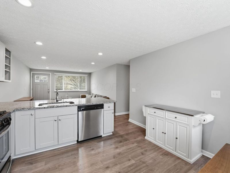 4687 Larkhall Lane, Columbus, OH 43229 Photo 8