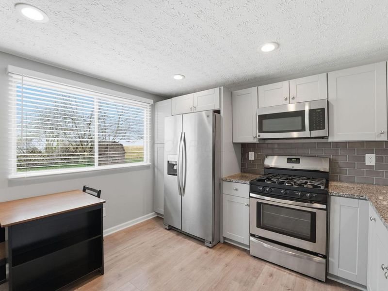 4687 Larkhall Lane, Columbus, OH 43229 Photo 9