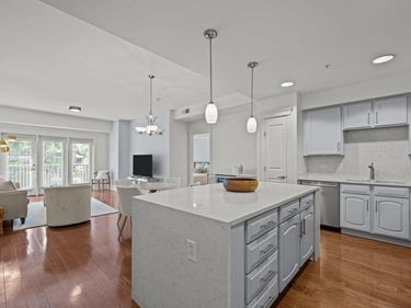 222 Glenwood Avenue, Unit 313, Raleigh, NC 27603