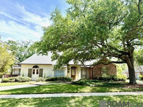 16756 Amberwood Dr, Saint George, LA 70810