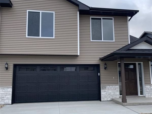 800 Armands Ln, Tiffin, IA 52340