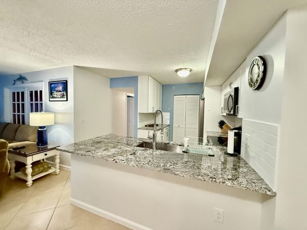 284 Village Boulevard, Unit 9102, Tequesta, FL 33469