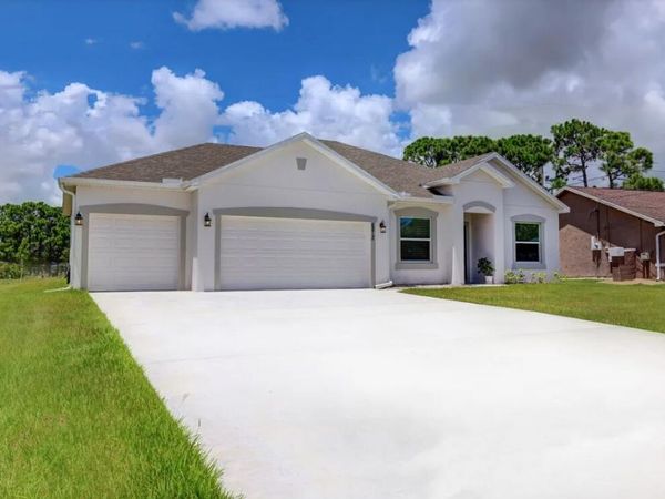 6812 NW Abadan Street, Port St. Lucie, FL 34983