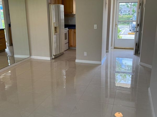 9911 Sandalfoot Boulevard, Unit 105, Boca Raton, FL 33428