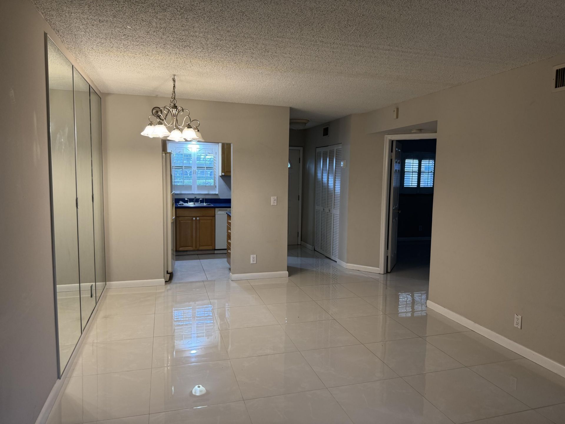 9911 Sandalfoot Boulevard, Unit 105, Boca Raton, FL 33428 Photo