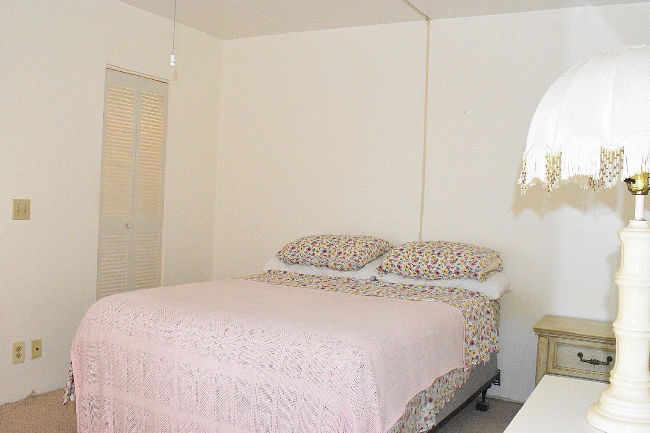 300 Village Green Circle S, Unit 220, Palm Springs, FL 33461 Photo