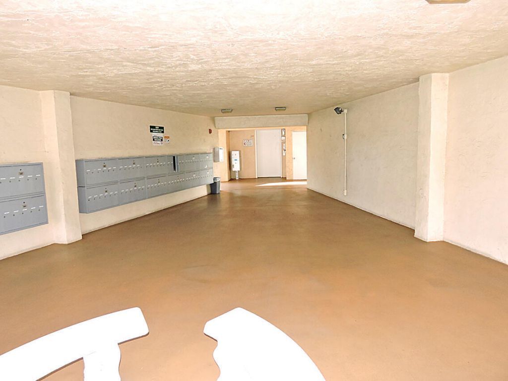 300 Village Green Circle S, Unit 220, Palm Springs, FL 33461 Photo