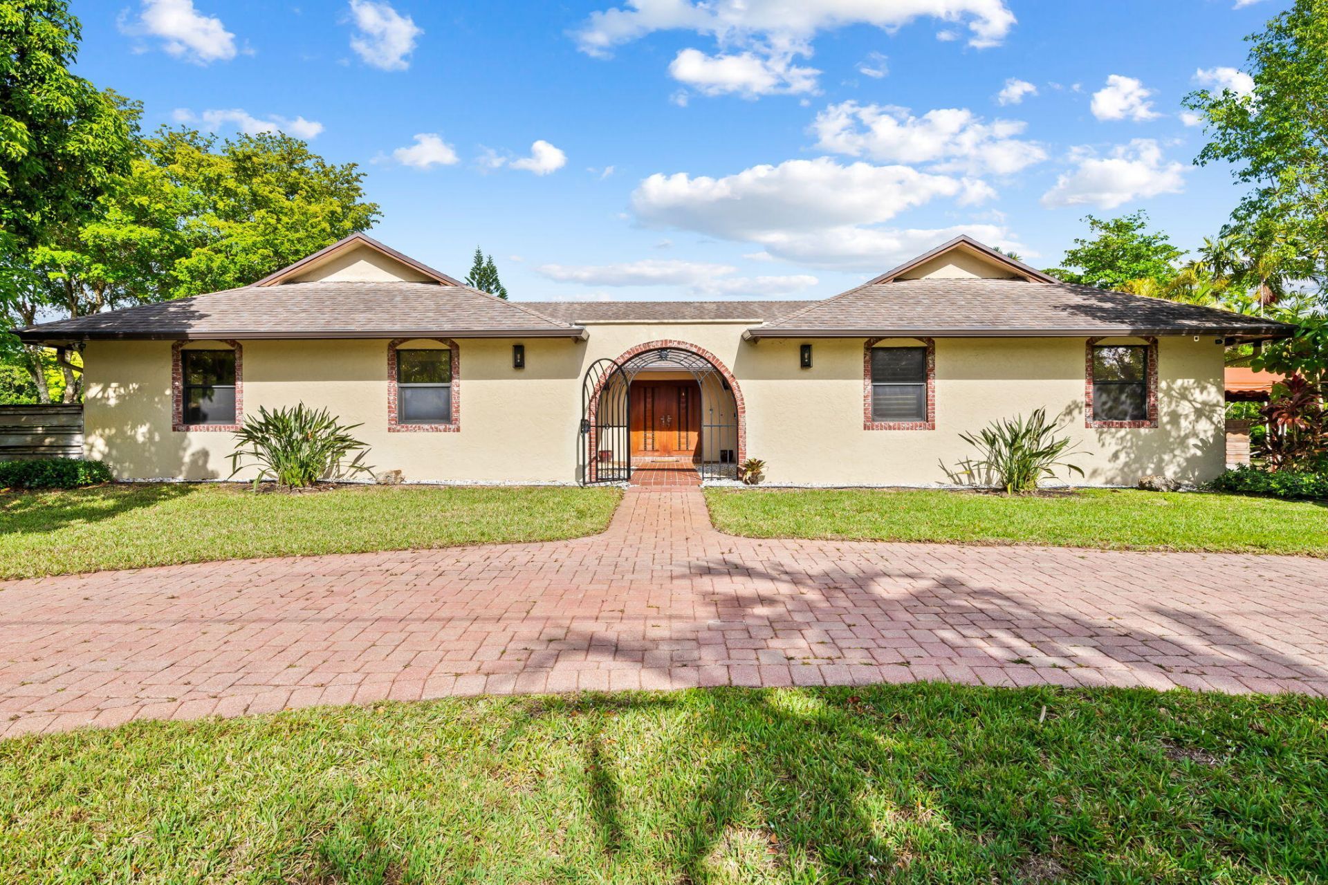 5500 SW 111th Terrace, Davie, FL 33328 Photo