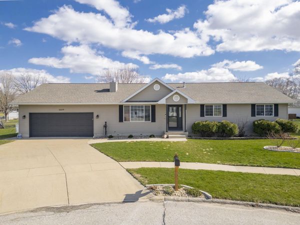 2609 Heather Lane, Waterloo, IA 50701