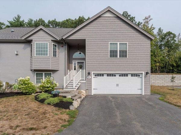 9 Springfield Drive, Hampstead, NH 03826