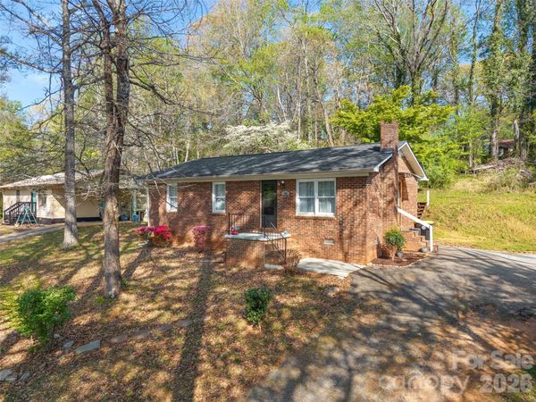 585 S Peak Street, Columbus, NC 28722