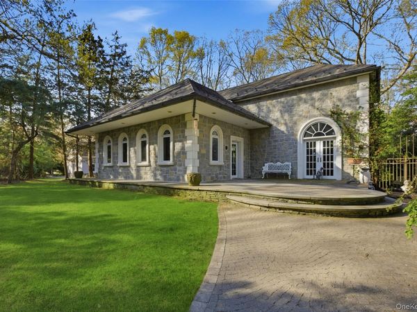 31 W Meadow Road, Setauket, NY 11733