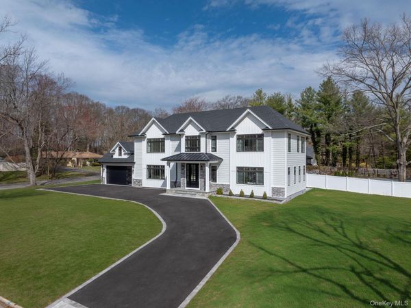 11 Edcris Lane , Huntington, NY 11743