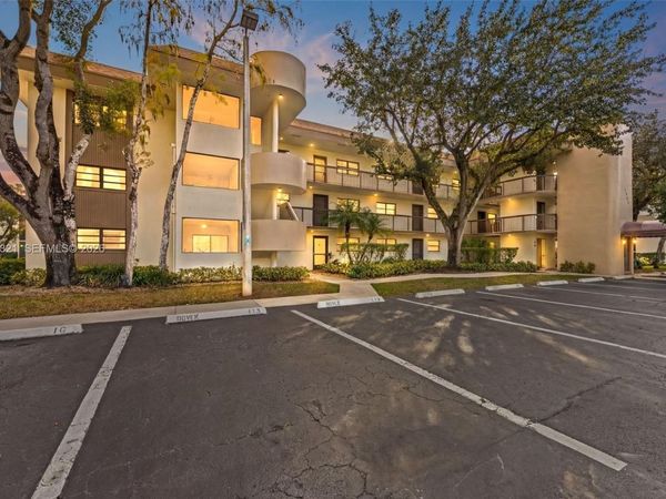 7653 NW 79th Ave, Unit 109, Tamarac, FL 33321