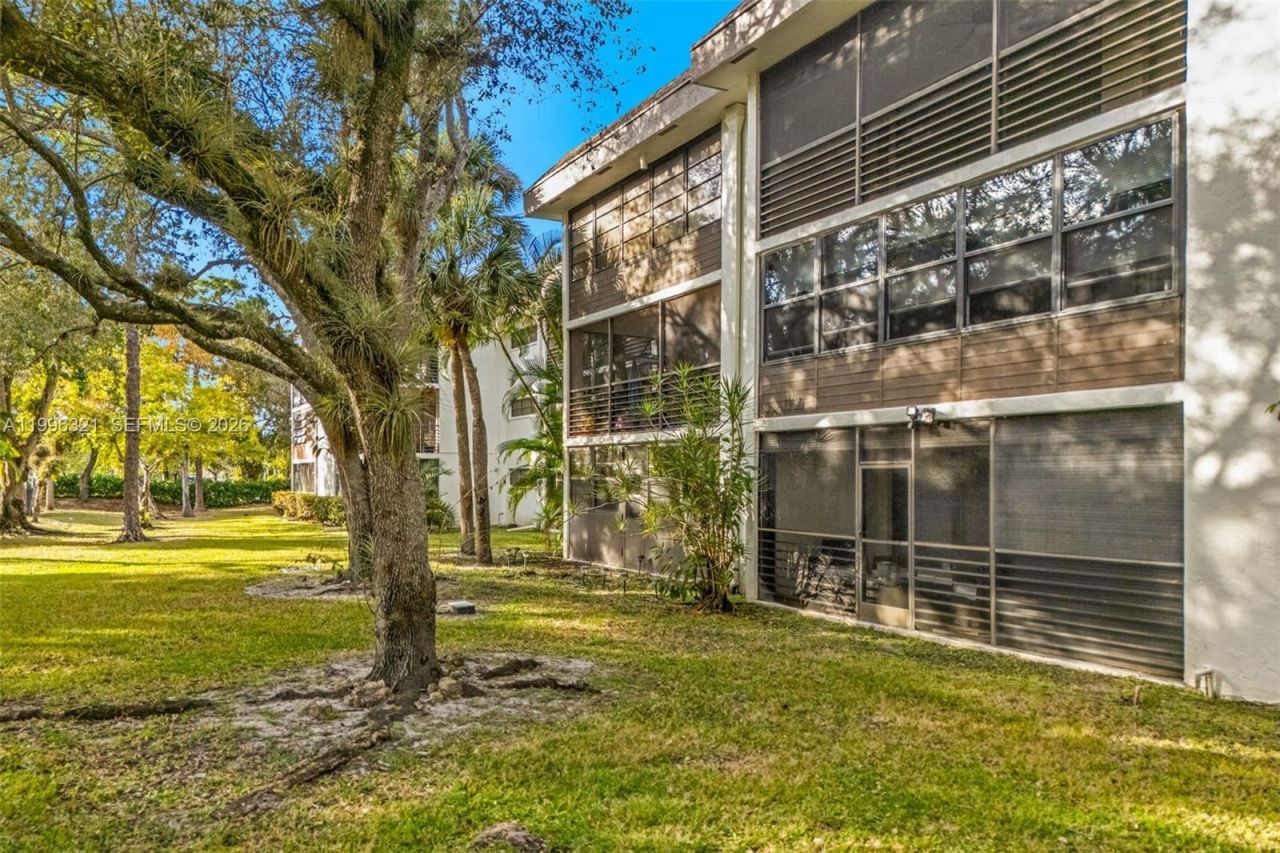 7653 NW 79th Ave, Unit 109, Tamarac, FL 33321 Photo