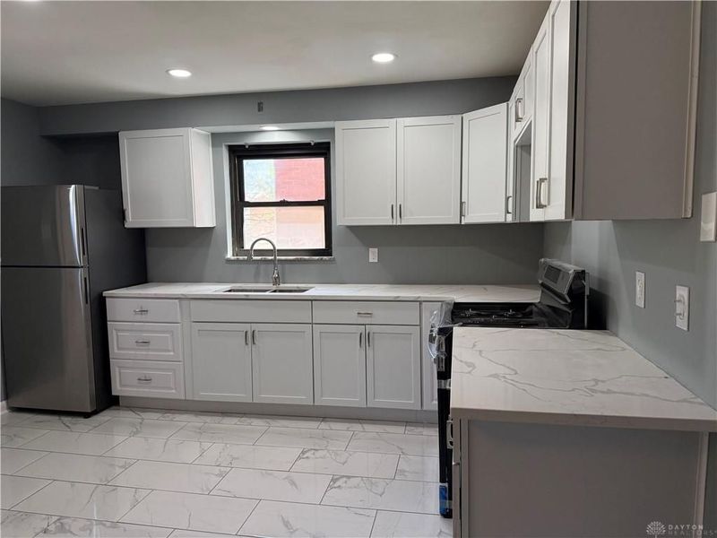 3555 McHenry Avenue, Cincinnati, OH 45225 Photo 4