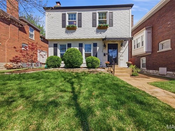 7049 Pershing Avenue, University City, MO 63130
