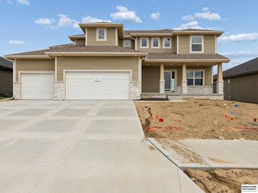 6125 S 215 Circle, Elkhorn, NE 68022