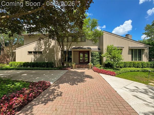 4695 Maura Lane, West Bloomfield Twp, MI 48323