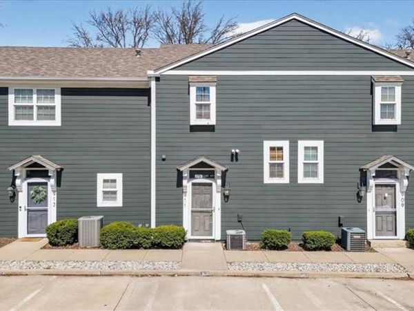 911 W 41st Place, Unit 911, Kansas City, MO 64111