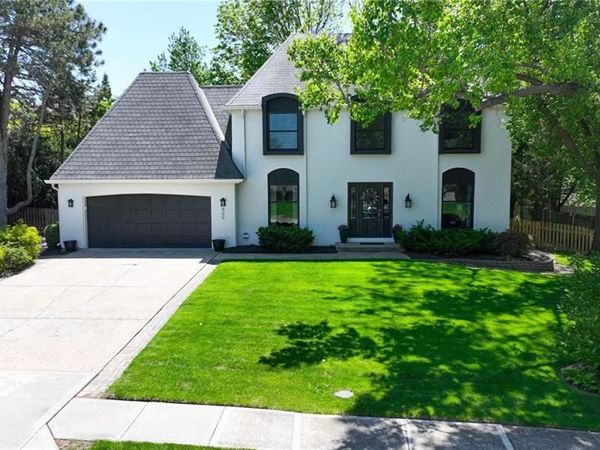 609 NW 44th Terrace, Gladstone, MO 64116