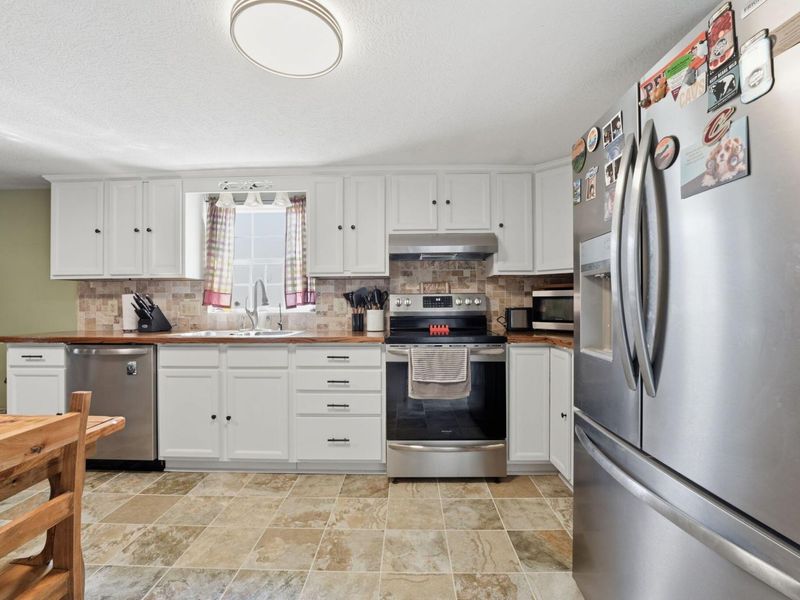 403 S Walnut Street , Baltimore, OH 43105 Photo 6