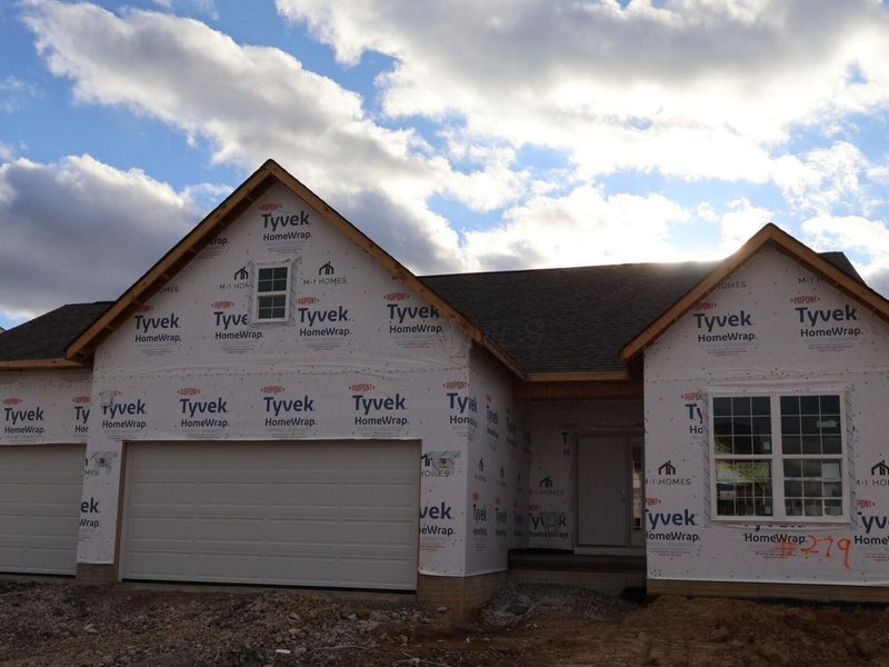 290 Olympic Loop, Commercial Point, OH 43116 Photo 2